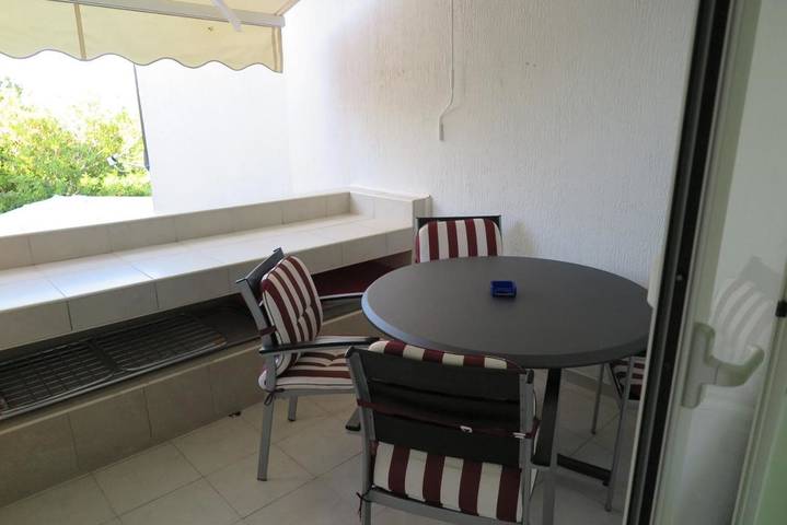 Gîte pour 5 personnes, avec vue et balcon à Gajac - 4