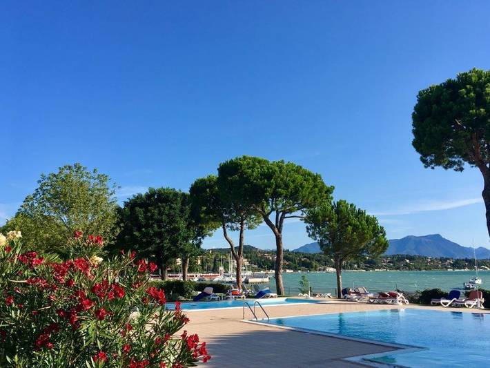 Bungalow für 6 Personen, mit Terrasse und Garten sowie Kinderpool und Pool in Norditalien
