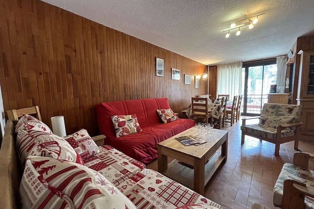 Ganze Wohnung, Geräumige Ferienwohnung in Vars mit 8 Schlafplätzen, Balkon & in Pistennähe in Vars, Briançon und Umgebung