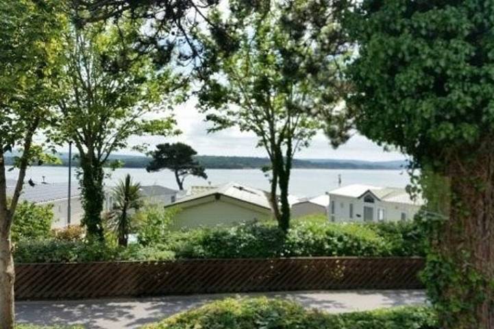 Glamping for 6 people, with garden and pool in Poole