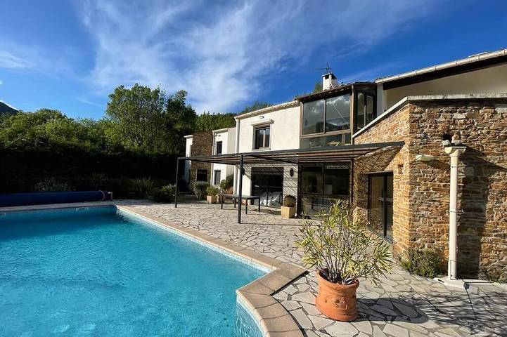 Location de vacances pour 16 personnes, avec Balcon et Jardin à Les Plans