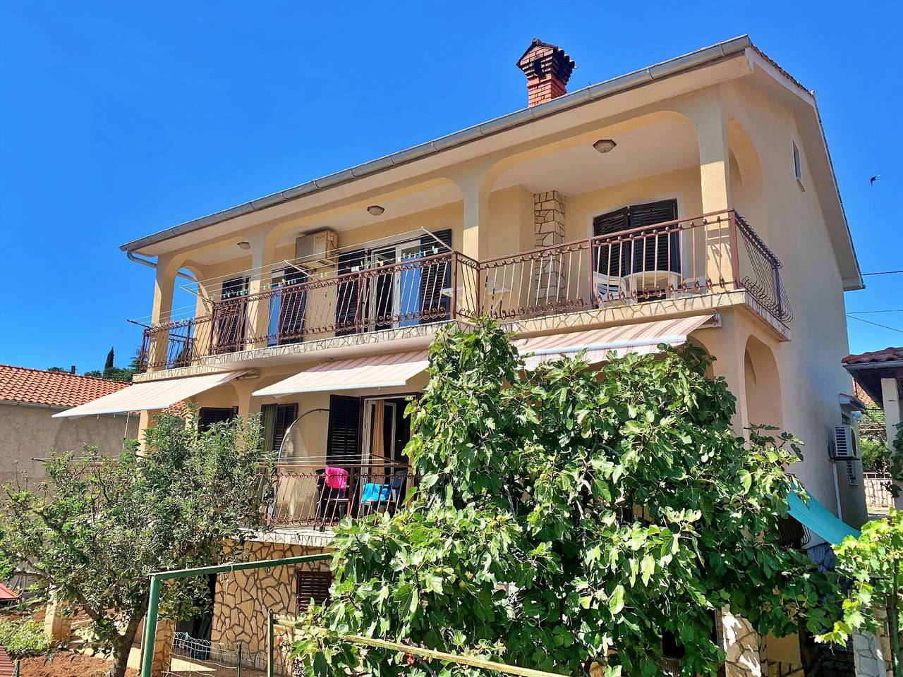 Ganze Ferienwohnung, Apartment Santic -Meerblick, Haustiere erlaubt in Cizici, Krk