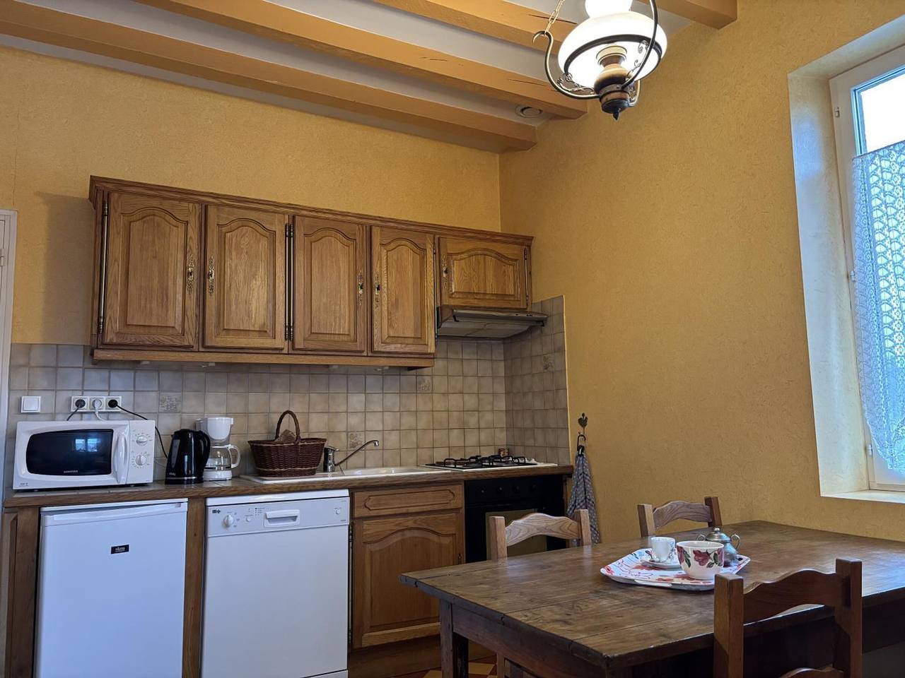 2-bedroom house with enclosed garden in Sologne, pets allowed in Aurouër, Allier