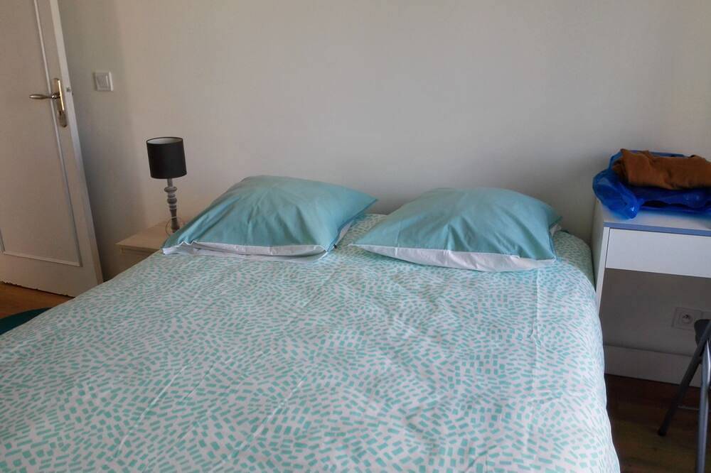 Appartement entier, Jolis Logis aux portes de Paris/Nice flat 300m from Paris in Clichy, Hauts-de-Seine