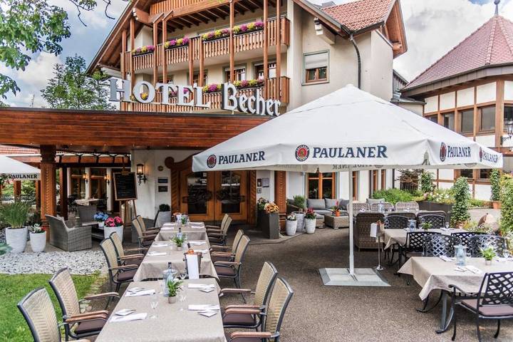 Hôtel, avec Terrasse ainsi que Jardin et Sauna à Donzdorf