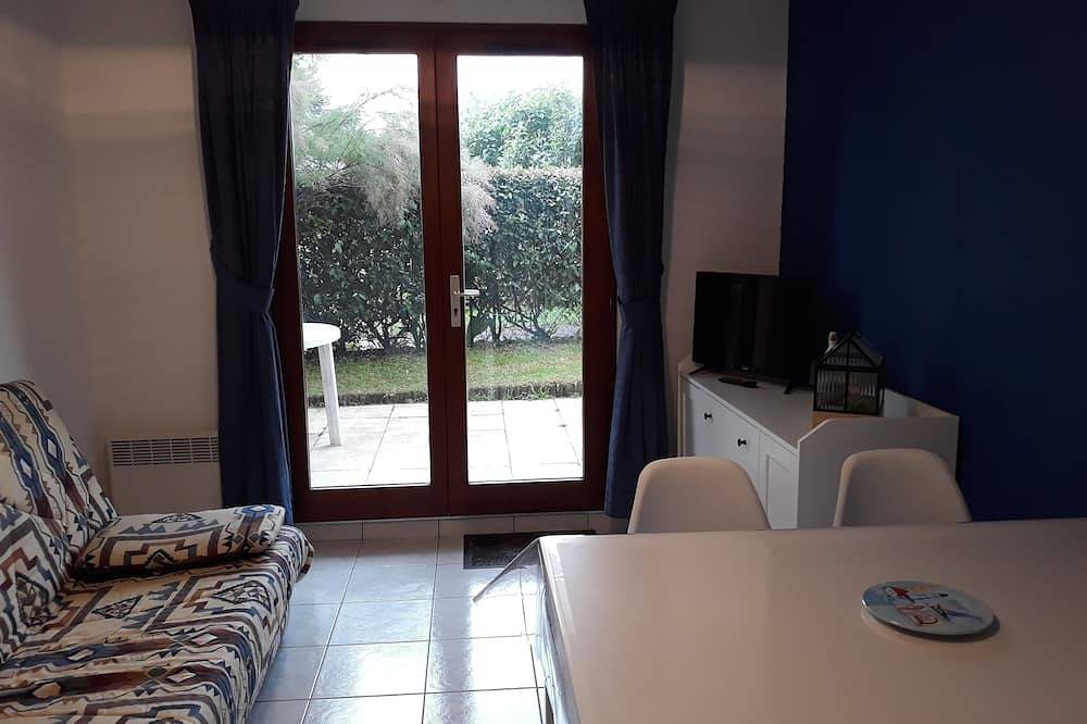 Entire apartment, Appartement à 50 m de la mer in Ouistreham, Caen region