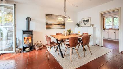 Ferienhaus für 4 Personen, mit Garten und Ausblick sowie Sauna in Hegau