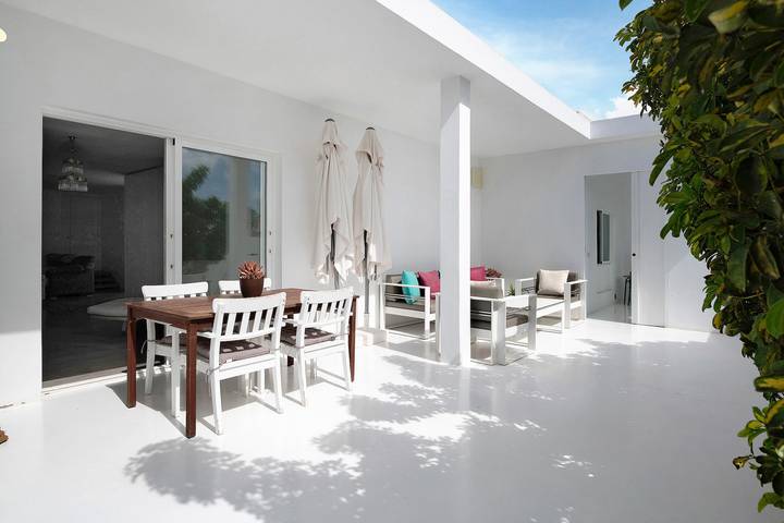 Ferienhaus 'Casa La Concha Lanzarote' mit Gemeinschaftspool, privater Terrasse und Wlan in Playa Honda, Arrecife