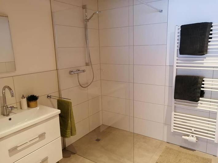 Ferienwohnung für 10 Personen, mit Balkon und Ausblick in Schnepfau - 2