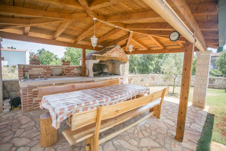 Ferienhaus für 10 Personen, mit Balkon/Terrasse und Pool