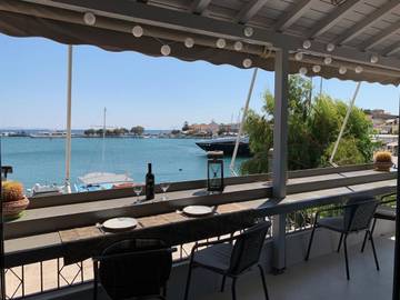 Gîte pour 4 personnes, avec vue et balcon dans Pythagoreio