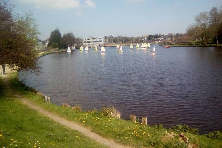 Gîte pour 2 personnes, avec jardin et balcon à Châtelaudren