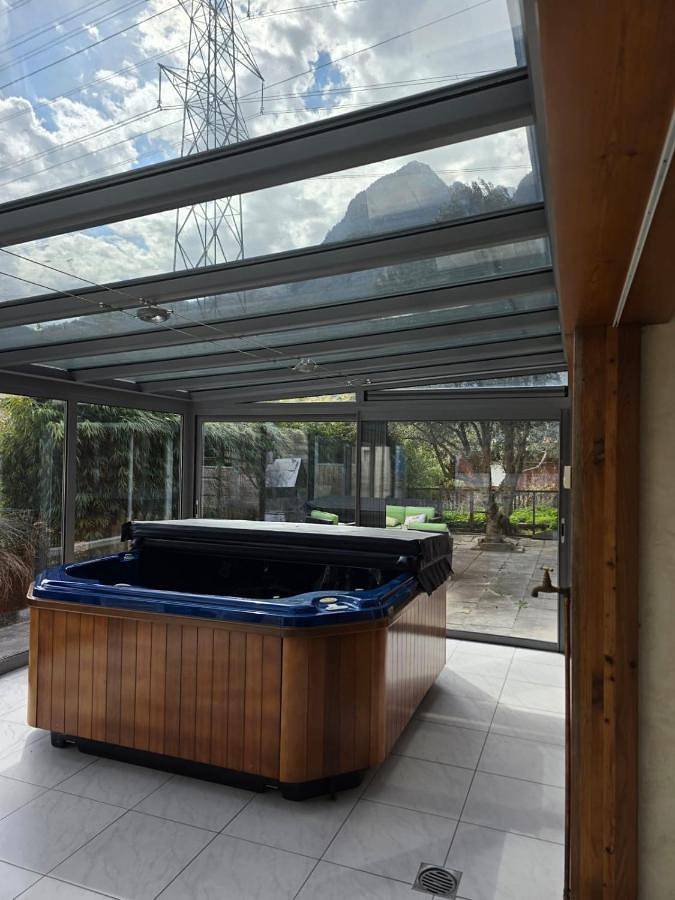 Location de vacances pour 6 personnes, avec jacuzzi dans Dorénaz