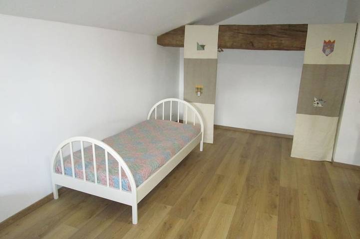 Gîte pour 6 personnes, avec terrasse et jardin à Margueron - 4