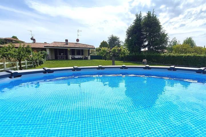 Villa für 6 Personen, mit Terrasse und Garten - 1