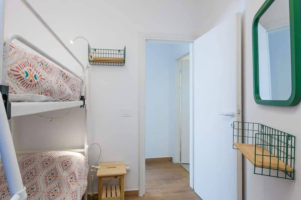 Entire apartment, Lovely apartment for 4 guests with A/C, Wifi, Tv and pets allowed in Marina di Cecina, Cecina