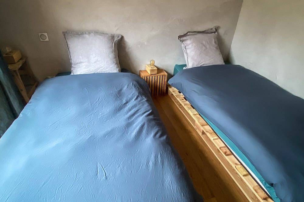 Chambre d'hôtes twin avec vue jardin et montagne in Glières-Val-de-Borne, Région de Bonneville