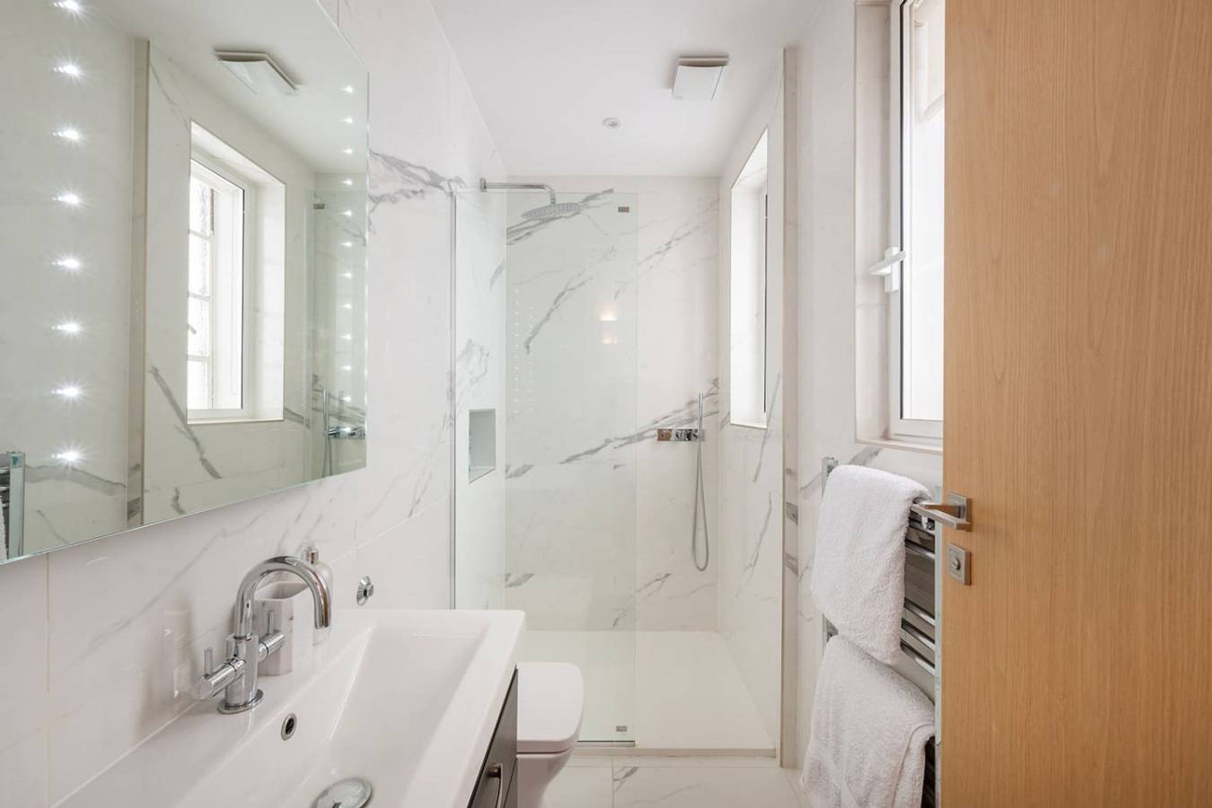 Entire apartment, Presidential Residence | 14ft High Ceilings in Kensington and Chelsea, London