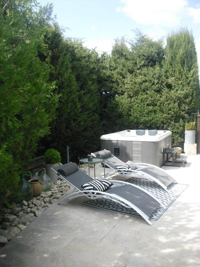 Location de vacances pour 4 personnes, avec piscine ainsi que vue et terrasse à Méthamis - 4