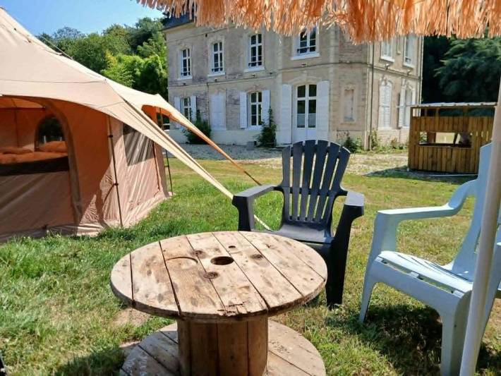 Tente pour 4 personnes, avec jardin et vue - 1