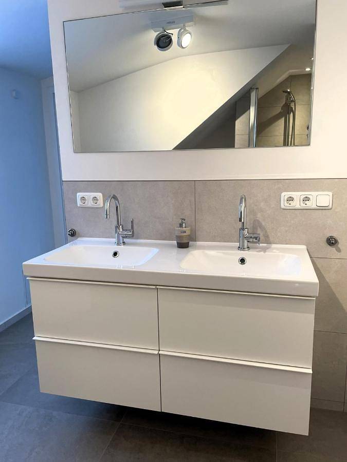Ganze Wohnung, One-Bedroom Apartment in Aachen, Rheinland