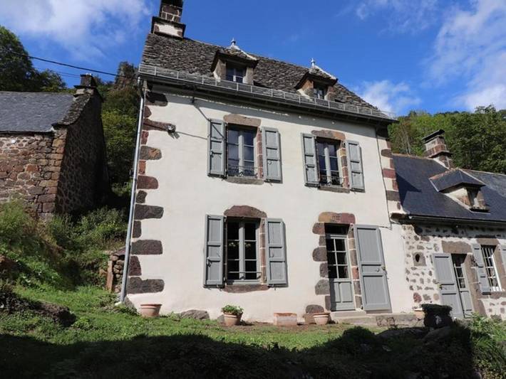 Maison de vacances pour 6 personnes, avec Jardin dans Les burons de Salers