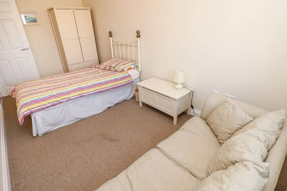 Hurst View, Yarmouth in Norton Green, Isle of Wight