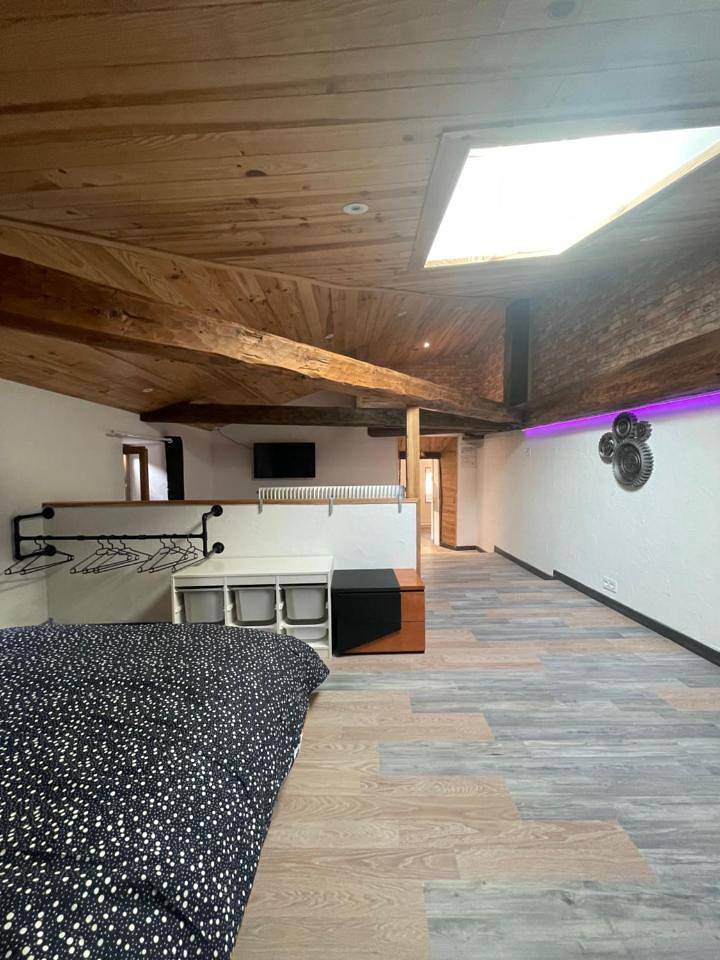 Appartement entier, Le loft Mansardé in Ambert, Parc Naturel Régional Livradois-Forez