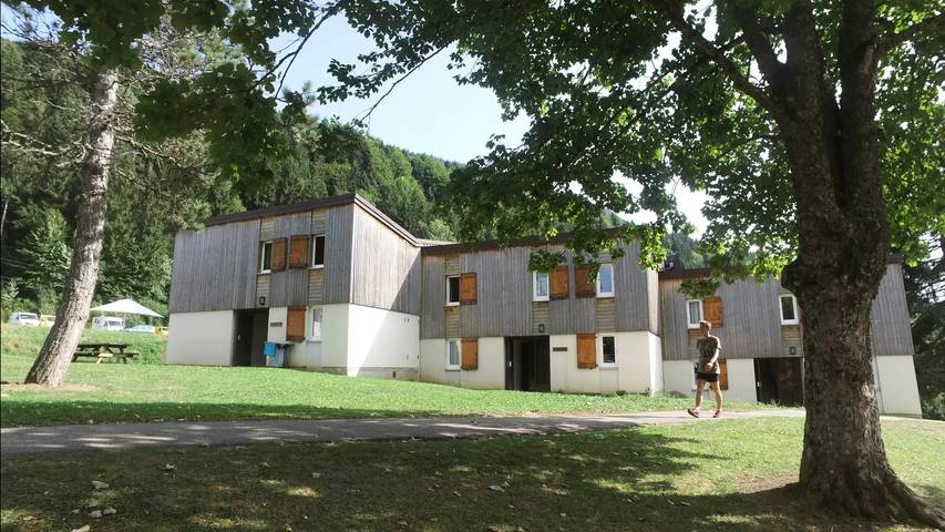 Appartement de vacances pour 6 personnes, avec piscine dans l' Ain - 3