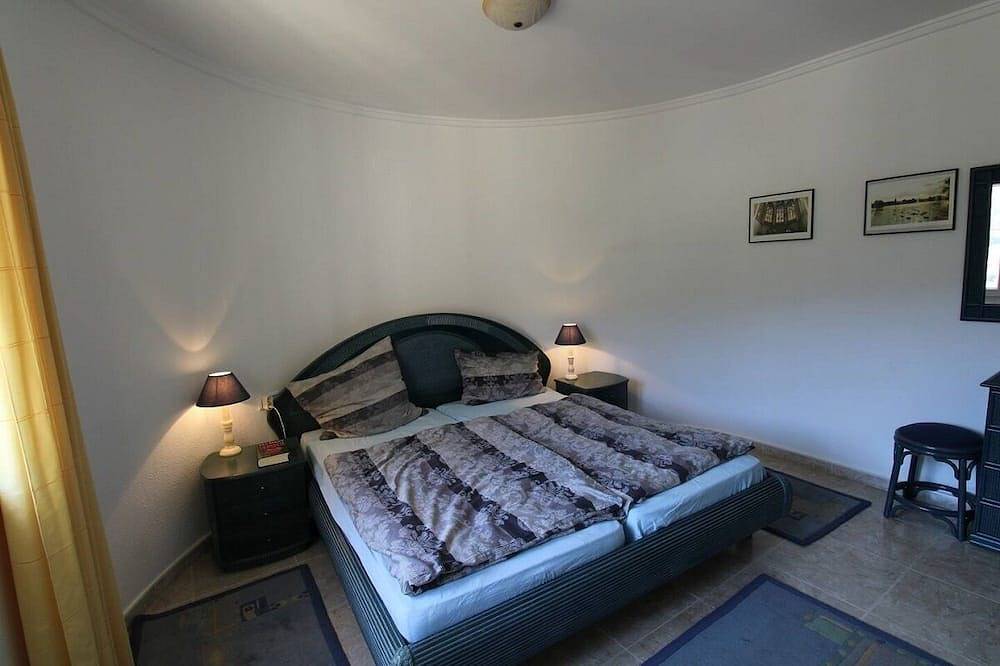 Saona Villas (As Barba): villa for 6 people, private swimming pool, air co in Pedreguer, Costa Blanca