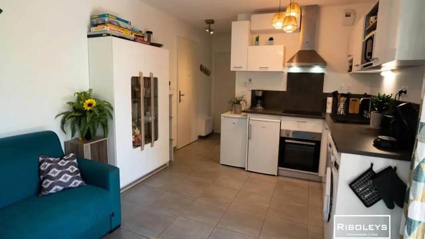 Gîte pour 7 personnes, avec Balcon et Terrasse ainsi que Jardin et Piscine dans Plage de la Farinette - 4