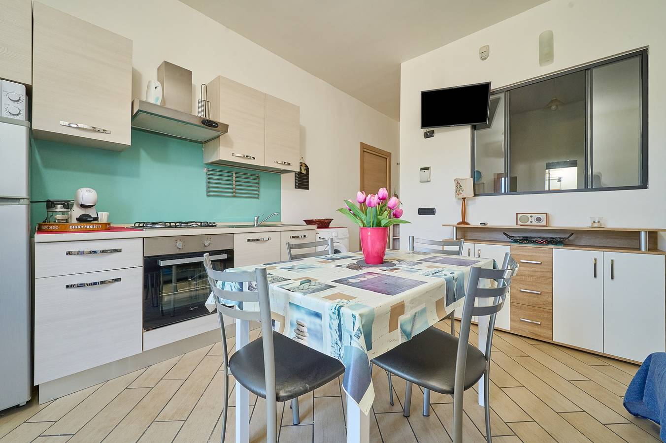 Entire apartment, Apartment 'Bilocale In Campagna' with Private Garden, Balcony and Wi-Fi in Castagneto Carducci, Etruscan Coast