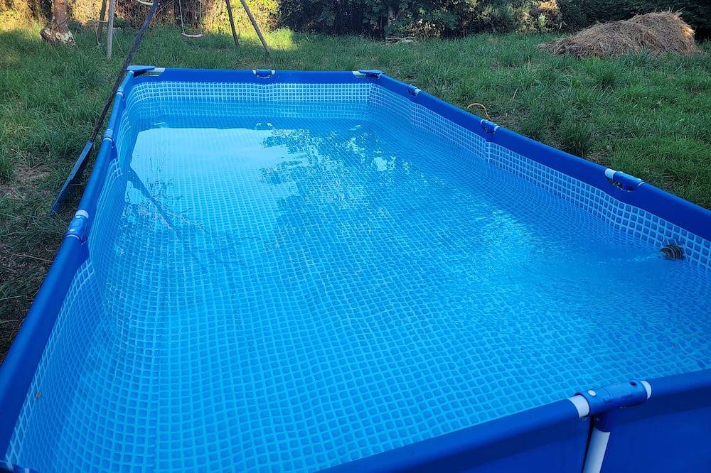 Yourte et Chalet Avec Piscine sur Terrain de 1000m2 in Nivillac, Vannes region