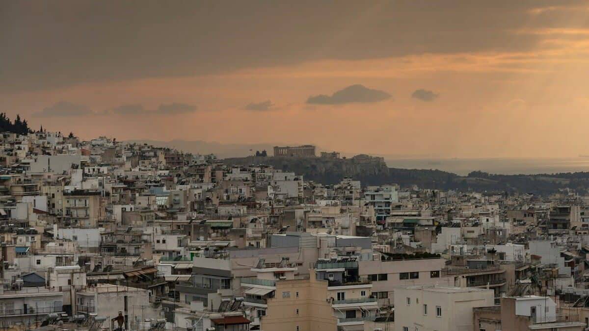 Entire apartment, City Escape, Stylish Studio with Views in Central Section of Athens, Athens