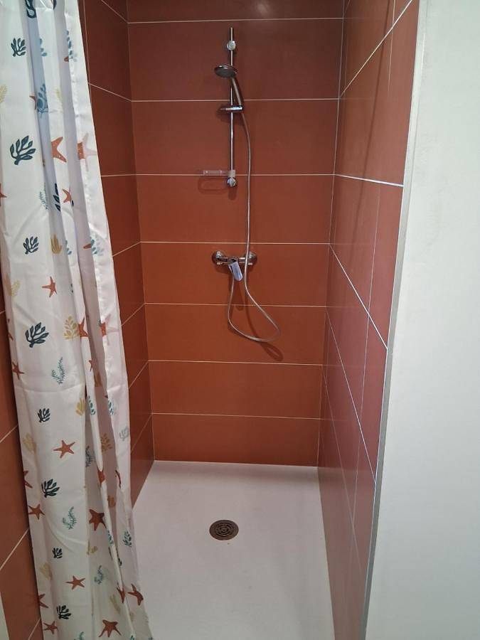 Two-Bedroom House in Tain-l'Hermitage, Région de Valence