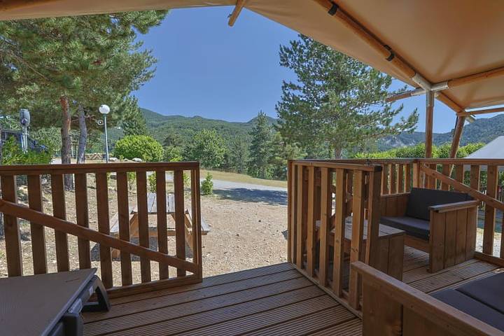 Tente pour 5 personnes, avec terrasse et balcon/terrasse dans les Gorges du Verdon - 3