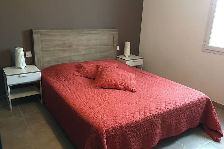 Location de vacances pour 8 personnes, avec jardin à Camaret-sur-Aigues - 2