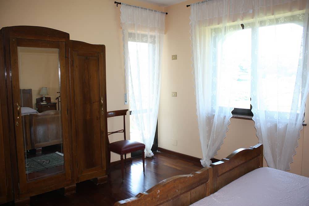 Villa indipendente sulle colline del Monferrato in Ponti (Italia), Provincia d'Alessandria