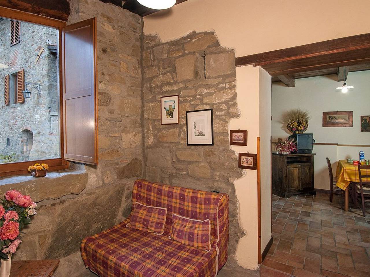 Lindenhaussiedlung mit Gemeinschaftspool in Pratovecchio, Pratovecchio Stia