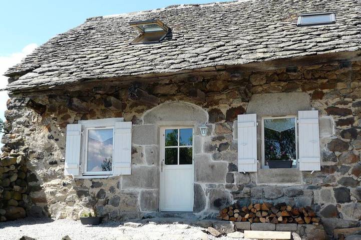Location de vacances pour 5 personnes, avec Terrasse et Jardin à Saint-Étienne-de-Chomeil