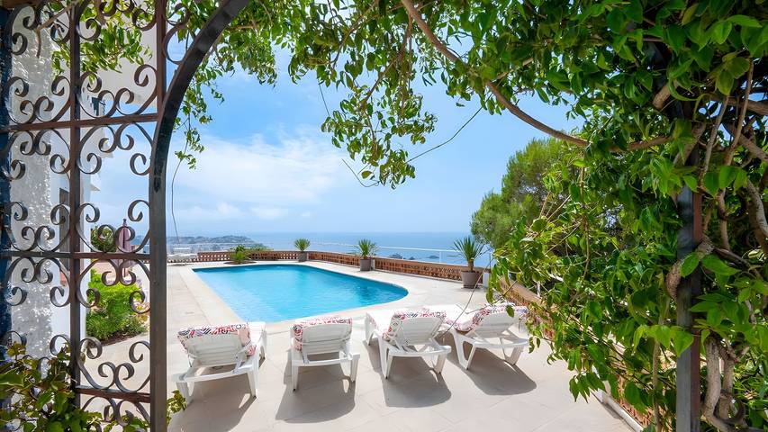 Villa 'Montañes - La Joyita' with Sea View, Private Pool and Wi-Fi