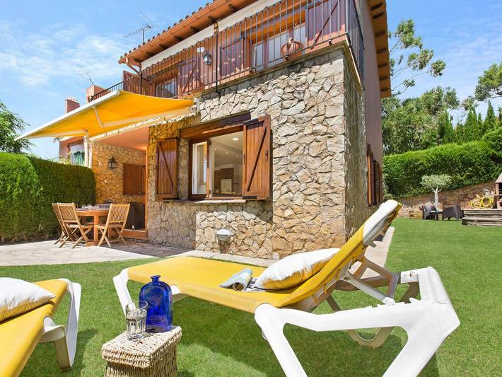 Villa voor 6 personen, with Terras and Tuin as well as Zwembad in Llafranc