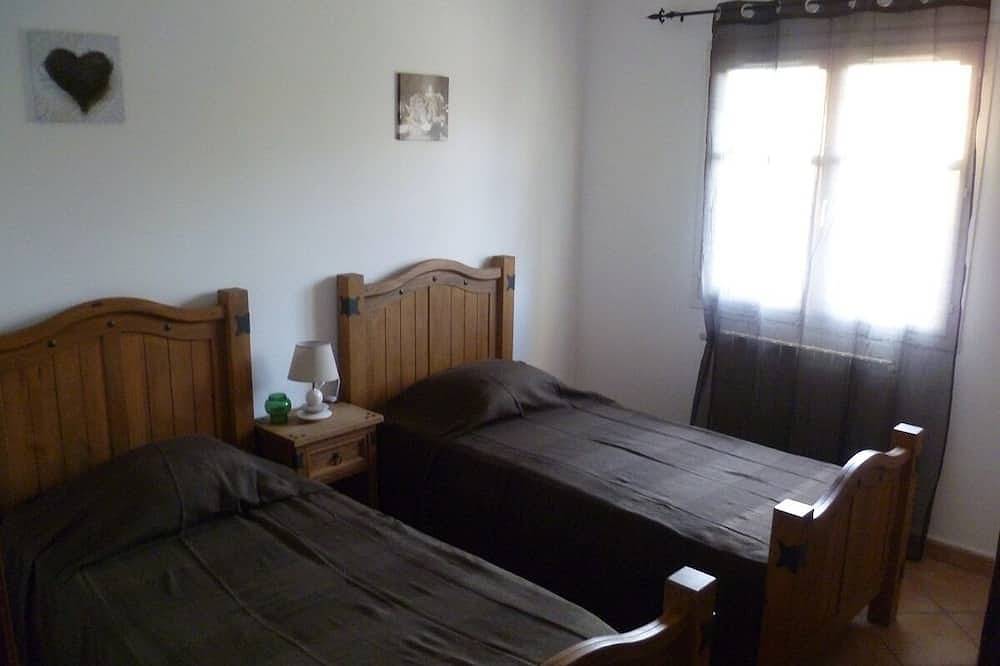 Geheel appartement, 90m tussen de zee (2 km) en de bergen in het hart van de bus 6 tot 8 personen in Talasani, Corte en omgeving