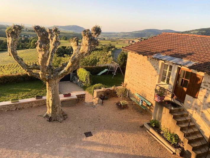 Location de vacances pour 8 personnes, avec vue et balcon, animaux acceptés à Lantignié - 2