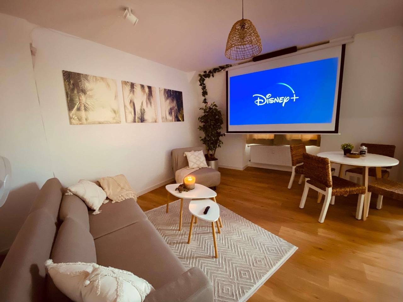 Apartamento vacacional entero, Cinema Apartment Magdeburg - Balkon & Beamer in Magdeburgo, Elbe-Börde-Heide