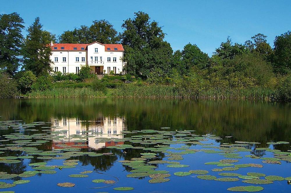 Ganze Wohnung, Villa am Trumpf | Appartement \"Vintage\" | Direkt am See in Warnitz, Uckermark