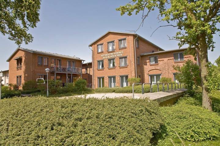 Ferienwohnung für 2 Personen, mit Balkon und Seeblick sowie Ausblick in Klink - 2