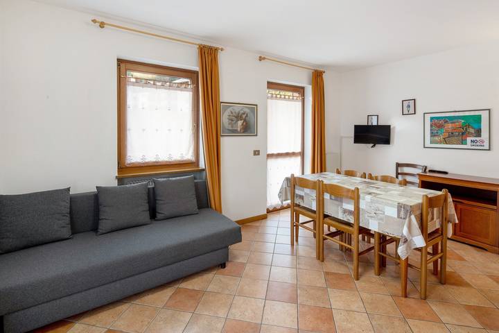 Entire apartment, Apartment 'Residence Malibu Appartamento 7' with Mountain View and Wi-Fi in Falcade, Dolomiti Superski