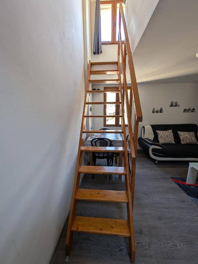 Appartement entier, One-Bedroom Apartment in Entrevaux, Région Castellane