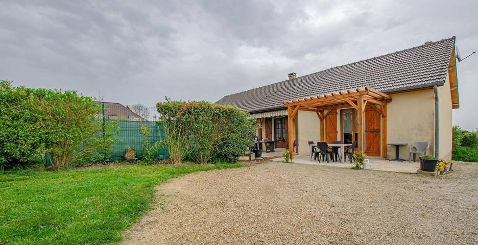 Gîte pour 5 personnes, avec Terrasse et Jardin dans Prugny